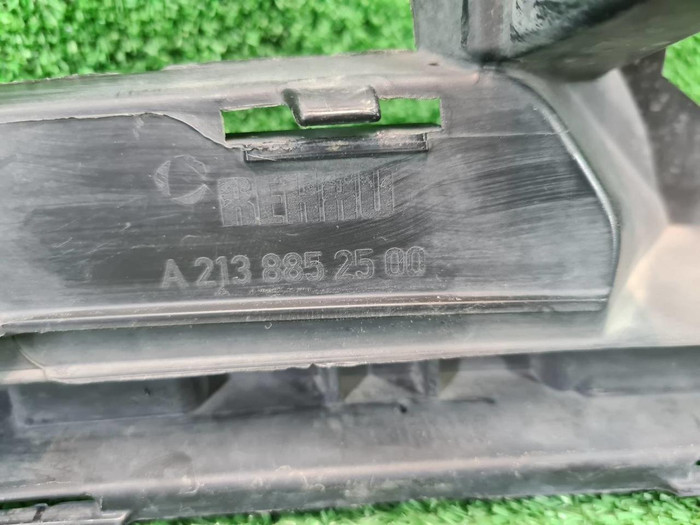 Кронштейн переднего бампера Mercedes E W213 16-21