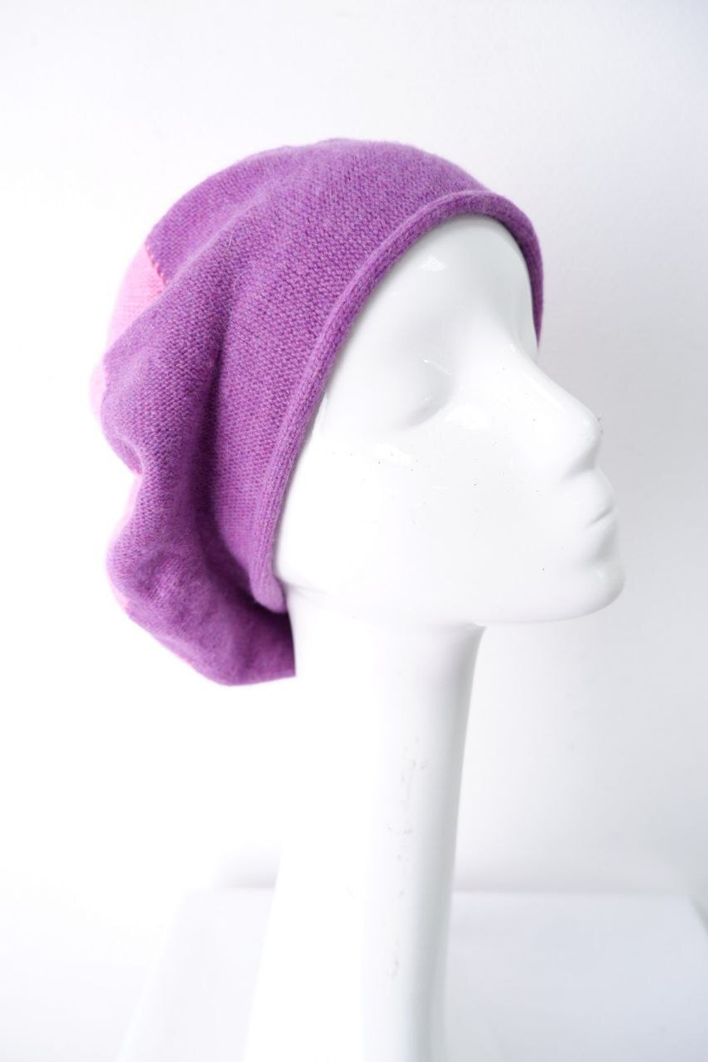 Берет шерстяной стильный