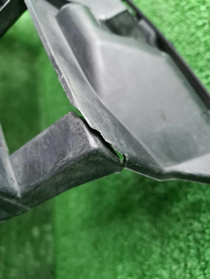 Решетка переднего бампера Porsche Cayenne 3 17-23