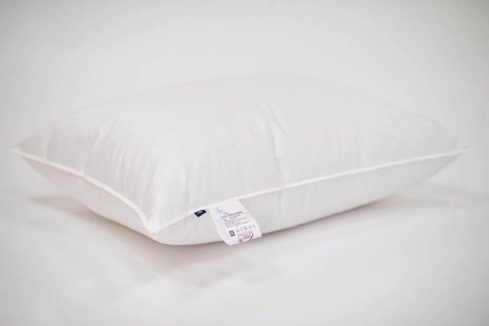 Подушка упругая 45х45 German Grass 3 Stars Familie Down