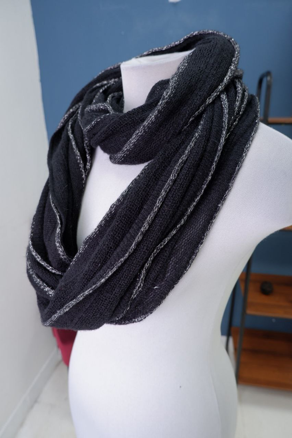 Шарф темный