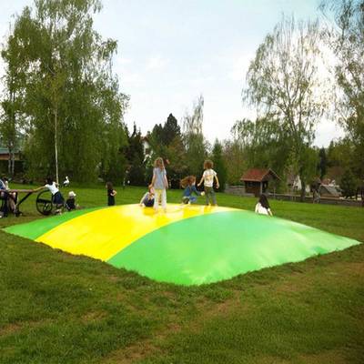 Надувная подушка «Зелёная опушка» для установки в грунт, 11×7×2 м