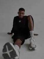 Толстовка One Two Raglan Sweatshirt Logo Black черная