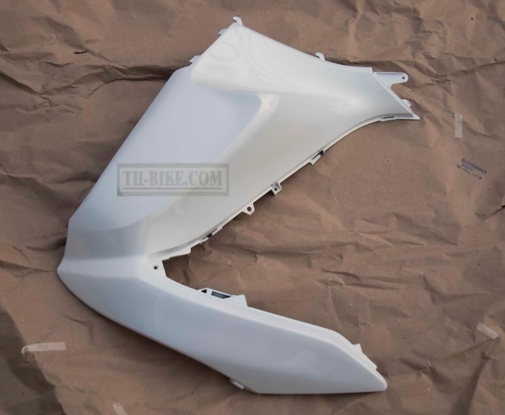 64501-KWN-902ZB. COVER, R. FR. *NHA87P*. White. Honda PCX. (NHA87P PEARL HIMALAYAS WHITE)