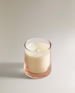 Zara Home Свеча ароматическая Musky Lily 180 г, растительный воск, аромат цветочный древесный, Розовый