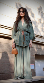 свободные брюки на резинке