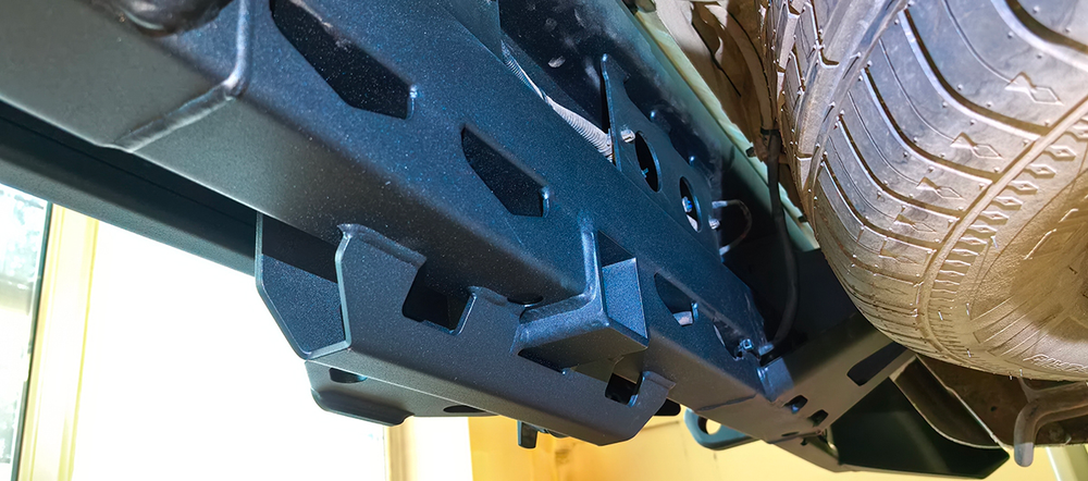 Бампер силовой задний Great Wall Poer с квадратом под фаркоп и фонарями РИФ