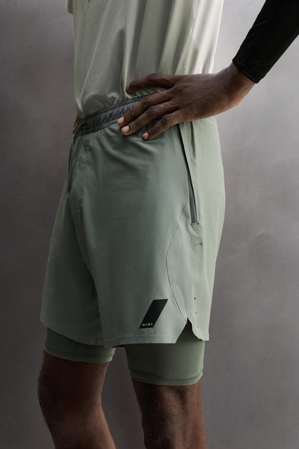 ZARA БАЗОВЫЕ СПОРТИВНЫЕ ШОРТЫ 2 В 1, ЛИНЯЛЫЙ ЗЕЛЕНЫЙ