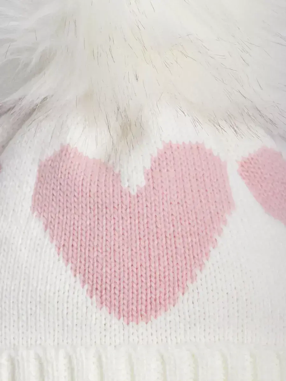 Шапка для девочки зимняя вязаная с помпоном