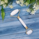 Массажер для лица и шеи декольте «Gua sha», цвет белый