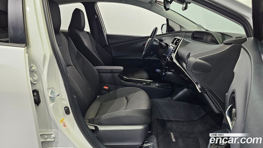 Toyota Prius 4 Generation 1.8 (04.2021)