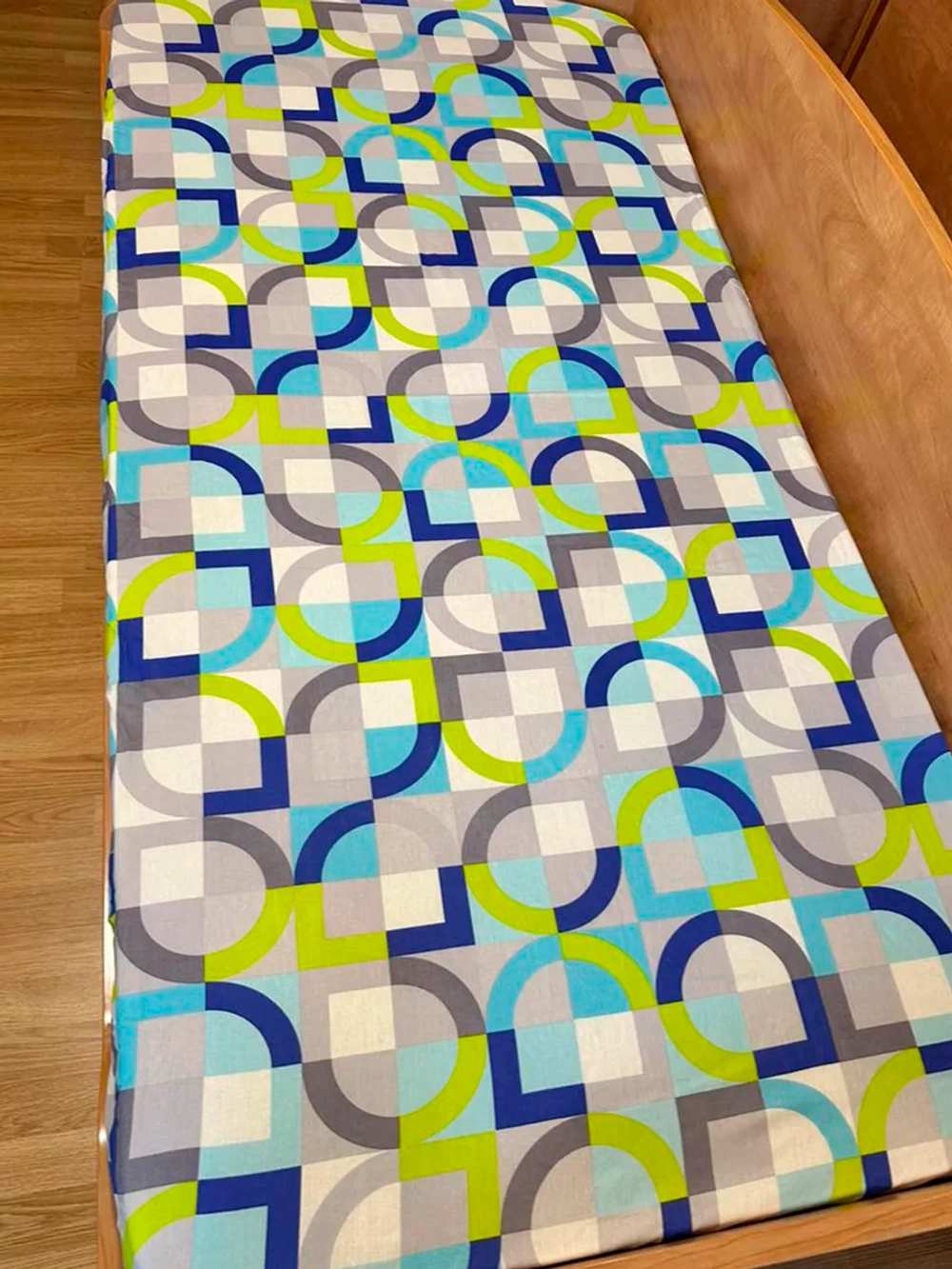 Простыня на резинке 90х200 натяжная