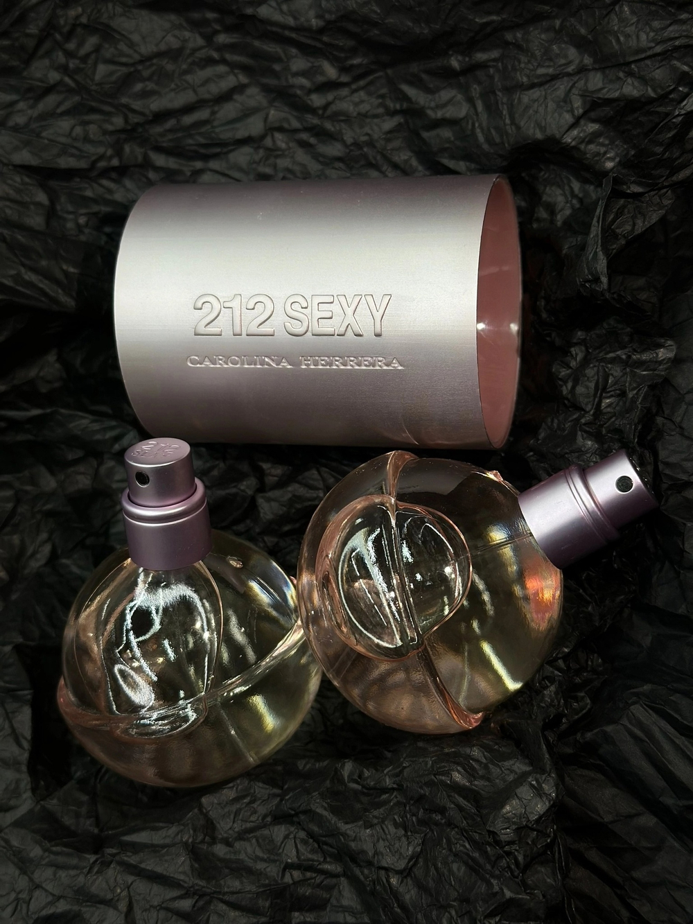 Carolina Herrera 212 Sexy 100 ml (Коробка парфюма без слюды, парфюм новый, распаковка для фото)