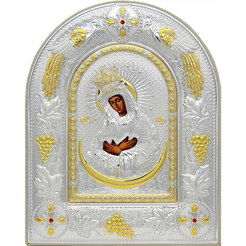 Остробрамская икона Божьей Матери в серебряном окладе.