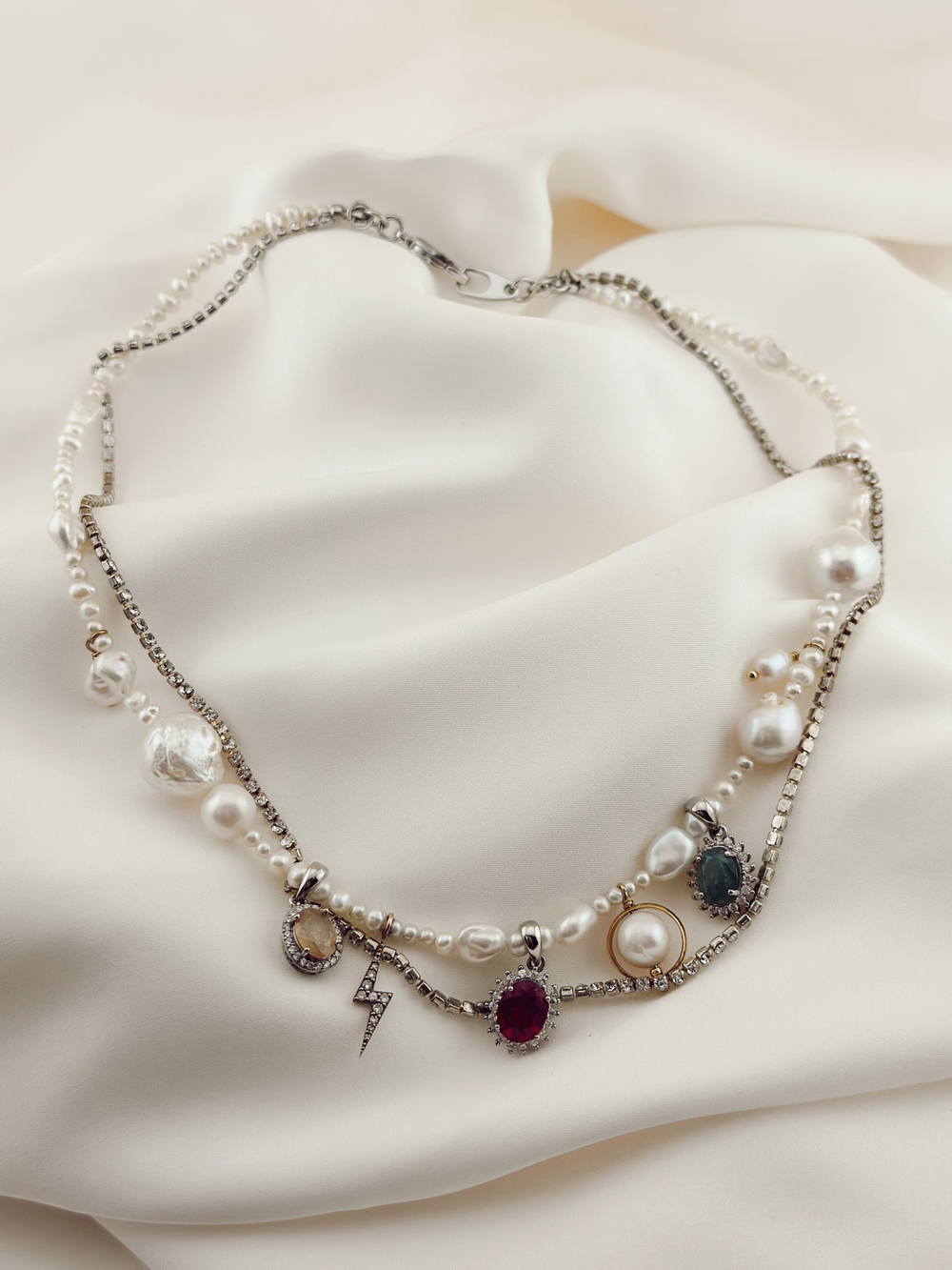 Колье с натуральными камнями