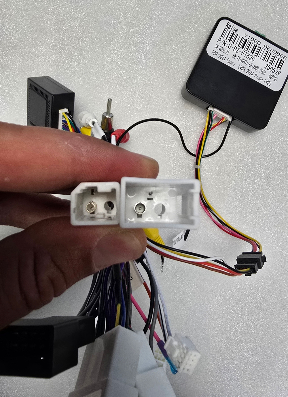 Адаптер видеосигнала штатных камер Toyota - RZ-TY-2024 (LVDS to CVBS)