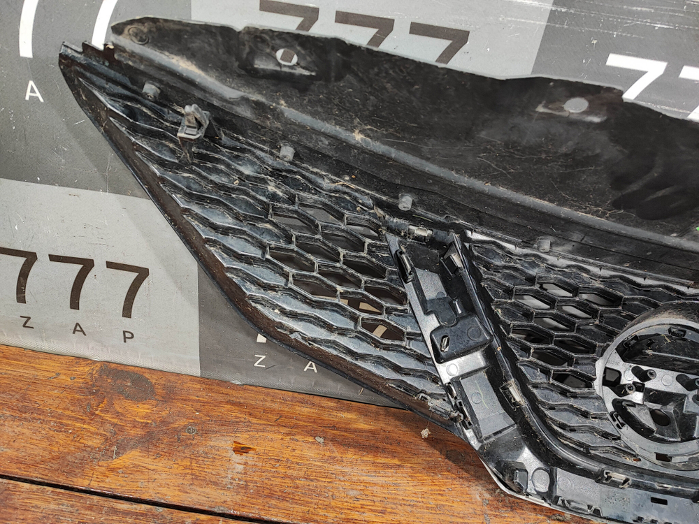 Решетка радиатора Nissan Qashqai 2 (J11) 13-19 Б/У Оригинал 623124EA0D