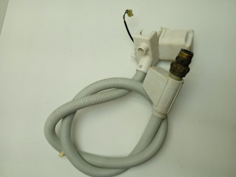 WFO2042OE кт1 Шланг с аквастопом для стиральных машин Bosch Siemens 366743 б/у