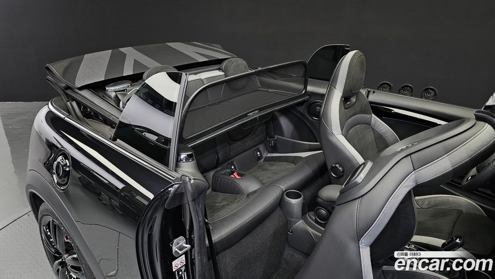 Mini Cooper S Convertible JCW (05.2023)