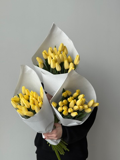 Охапка тюльпаны классика - лимонный цвет 25 шт