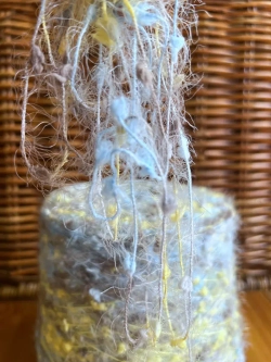 Пряжа  декоративная с ворсом и шишибриками