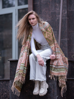 Теплый палантин с орнаментом