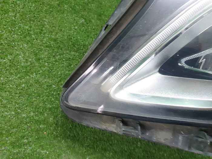 Битая Фара левая Mercedes GLA x156 (2017-2020) LED