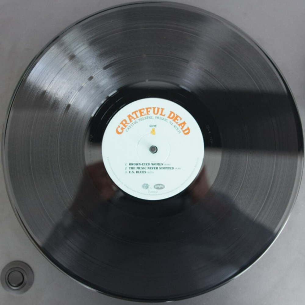 Grateful Dead / Capitol Theatre, Passaic, NJ, 4/25/77 (Limited Edition)(4LP)
