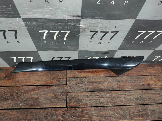 Накладка лобового стекла правая Ford Explorer 5 10-19 Б/У Оригинал BB5Z7803144AA