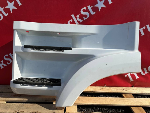 Корпус подножек левый 2020г