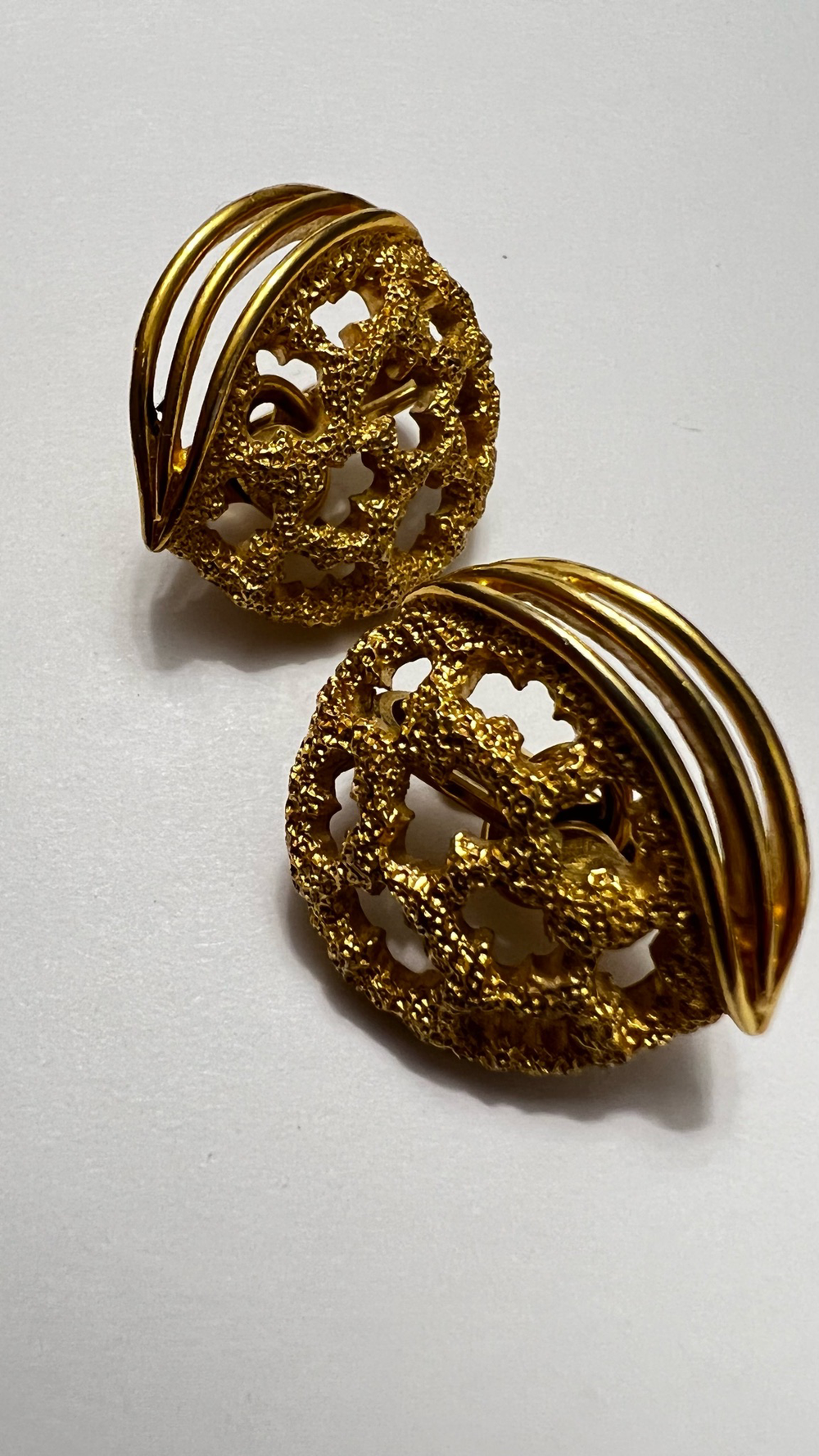Ажурные клипсы crown trifari