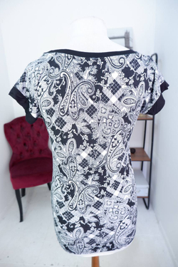 Футболка в монохроме, визуально 46 размер