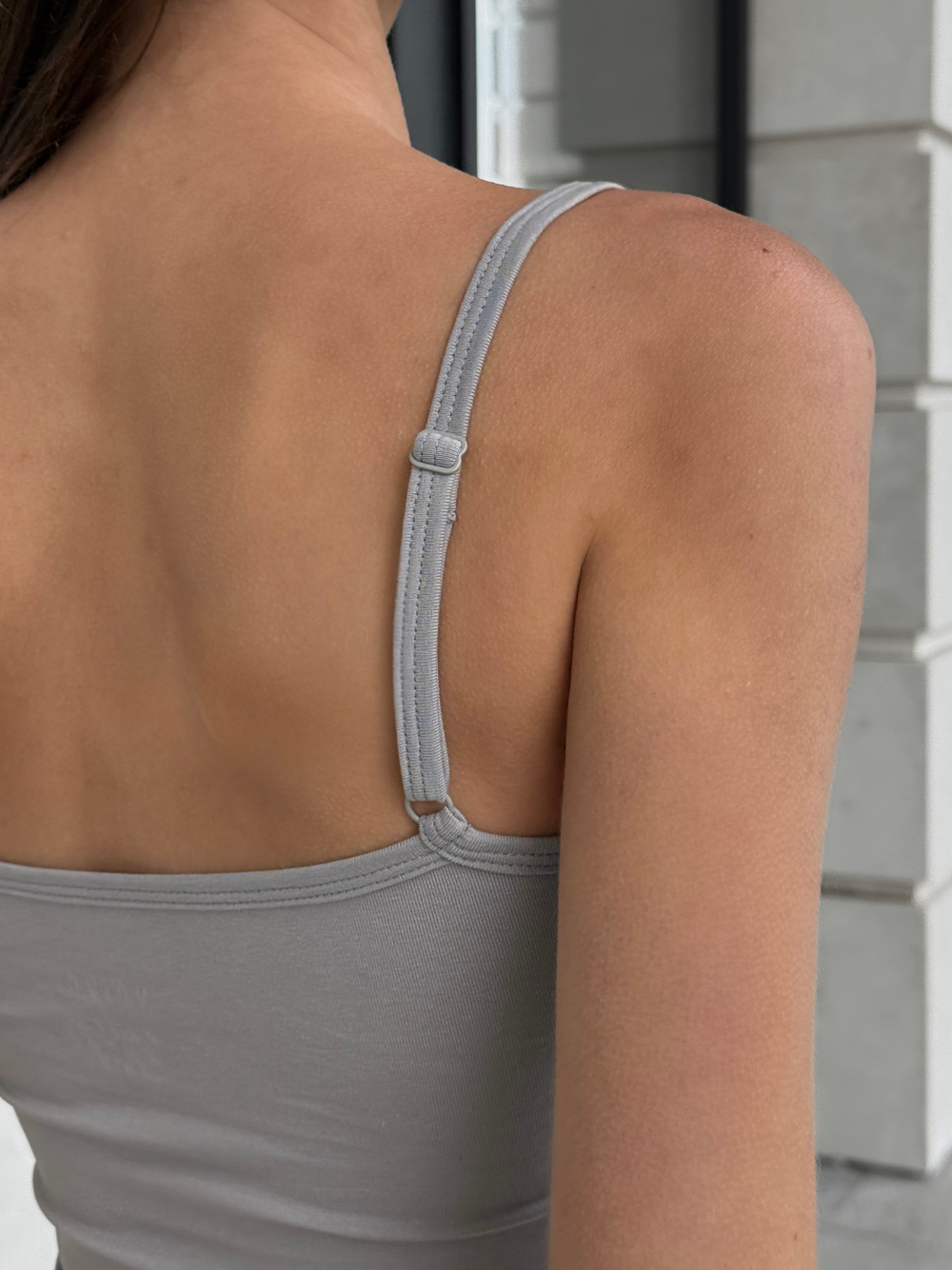 Платье обтягивающее на бретелях