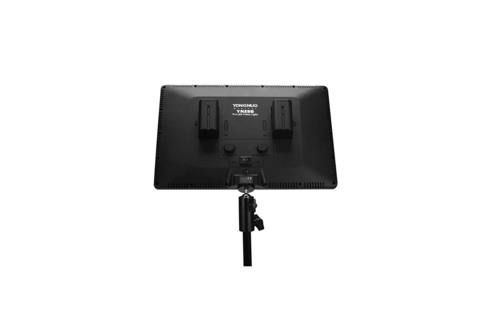 Светодиодный осветитель Yongnuo YN-256 3200-5500K