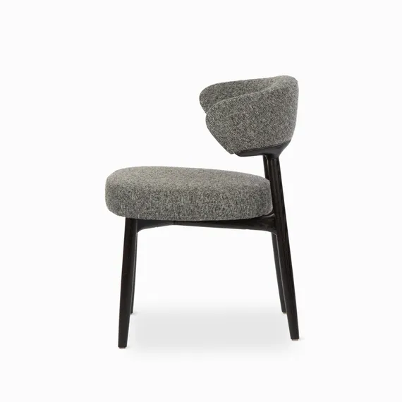 Стул Giotto, черный массив ясеня, черно-белая обивка