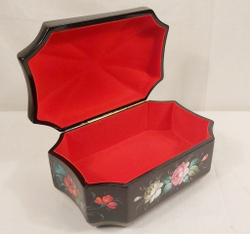 Шкатулка "Цветы на черном" с жостовской росписью