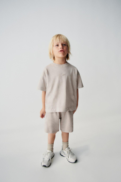 ZARA ШОРТЫ GARMENT DYE С ВЫШИТЫМ ЛОГОТИПОМ, БЕЖЕВЫЙ