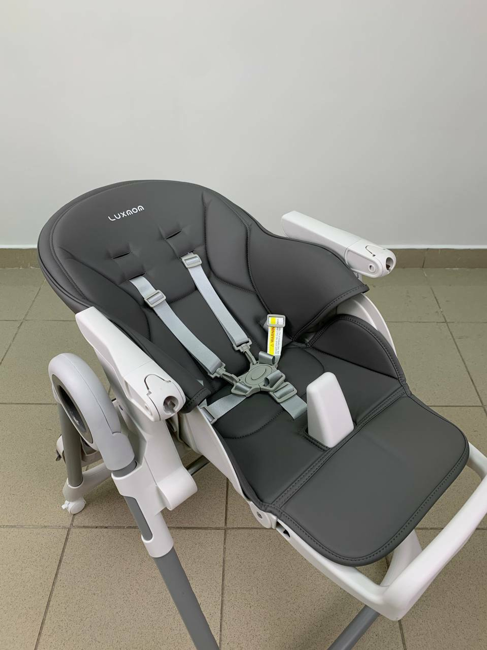 Стульчик для кормления Luxmom Q1