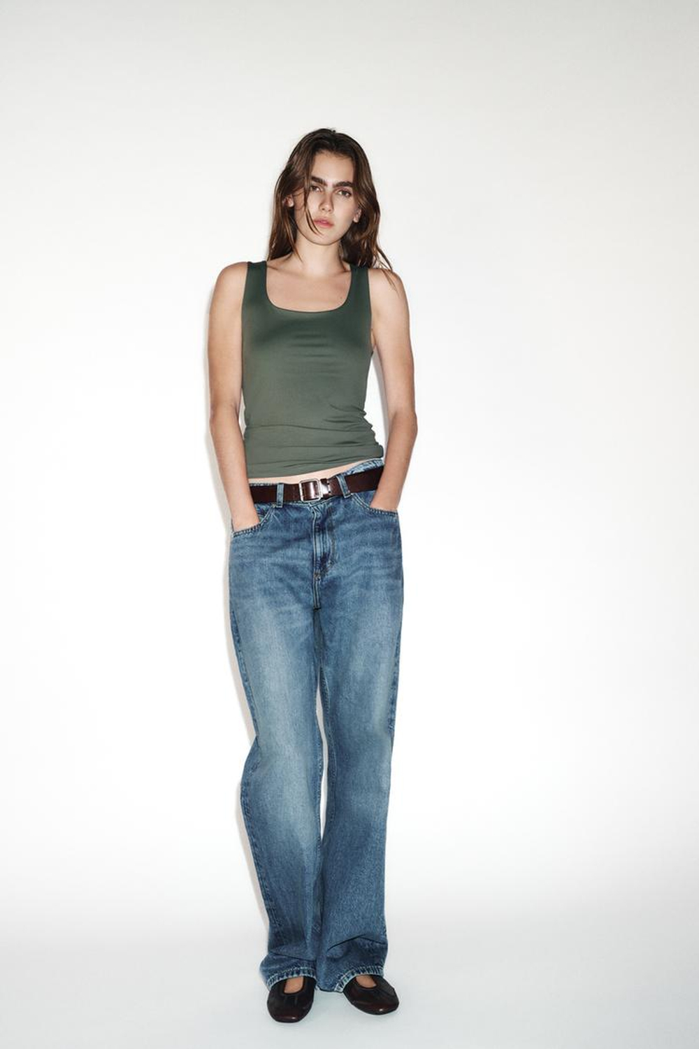 ZARA ТОП ИЗ ПОЛИАМИДА С ШИРОКИМИ БРЕТЕЛЯМИ, СВЕТЛЫЙ ХАКИ