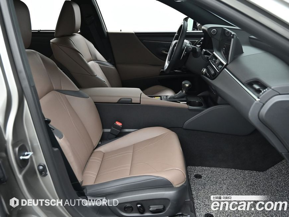 Lexus ES300h 7 Generation Executive (08.2023)