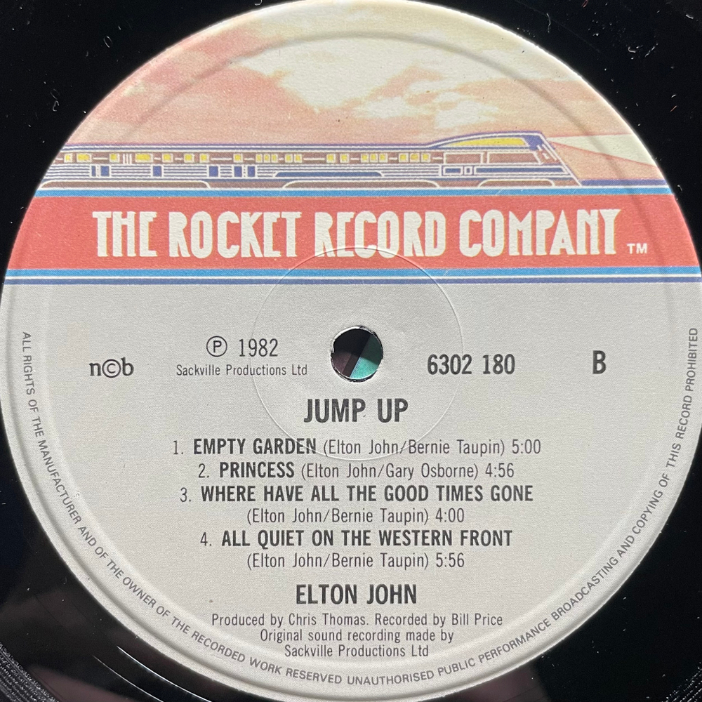 Elton John ‎– Jump Up! (Скандинавия 1982г.)