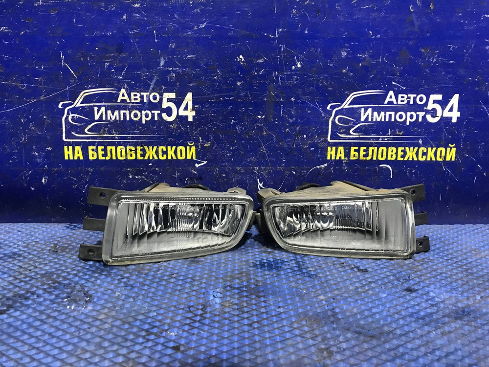 Туманка левая TOYOTA ARISTO 1997-2004