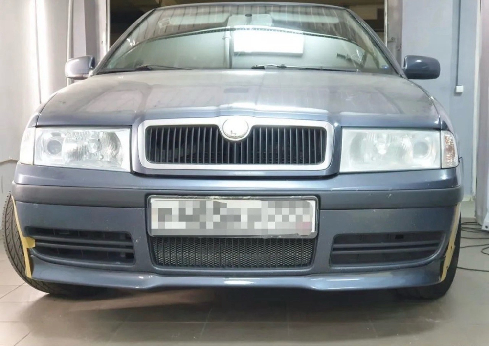 Накладка на передний бампер Skoda Octavia Tour