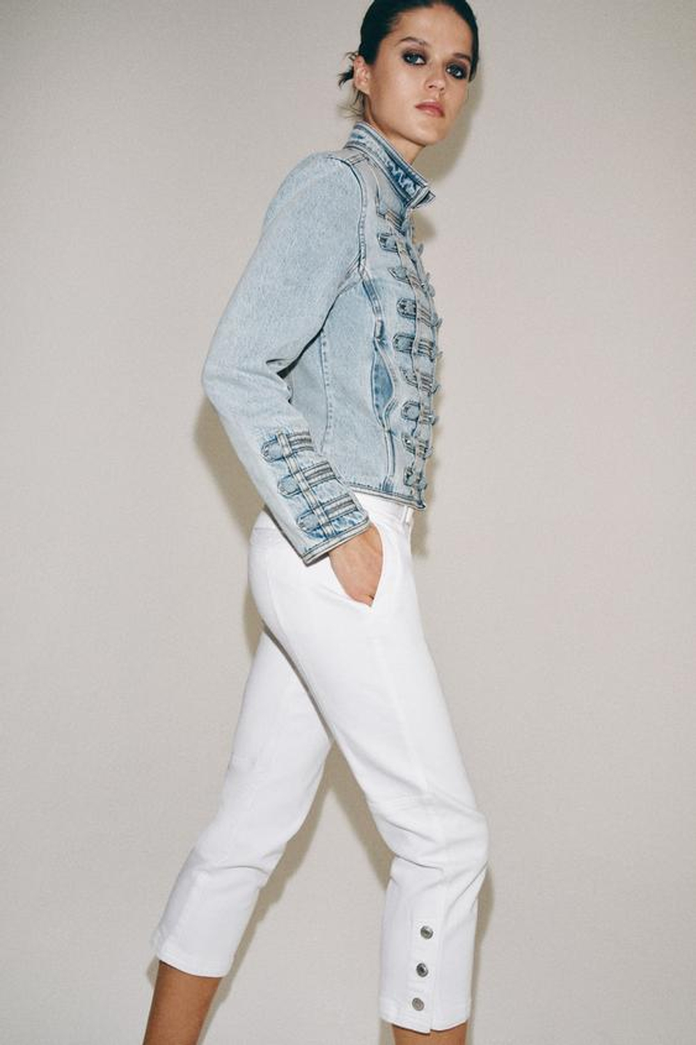 ZARA ДЖИНСЫ КАПРИ СО СРЕДНЕЙ ПОСАДКОЙ — ZW COLLECTION, БЕЛЫЙ