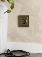 BRITE Розетка 1-местная с заземлением без защитных шторок 16А РС11-1-0-БрШ шампань IEK