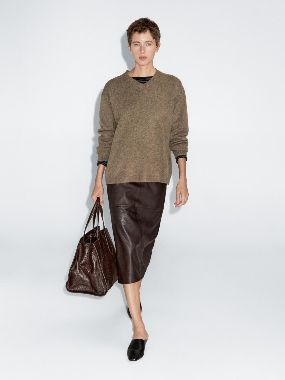 Massimo Dutti Свитер оверсайз с V-образным вырезом, жженый