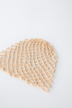 ZARA ШАПОЧКА ИЗ КРУЖЕВА КРОШЕ С БУСИНАМИ, ЭКРЮ