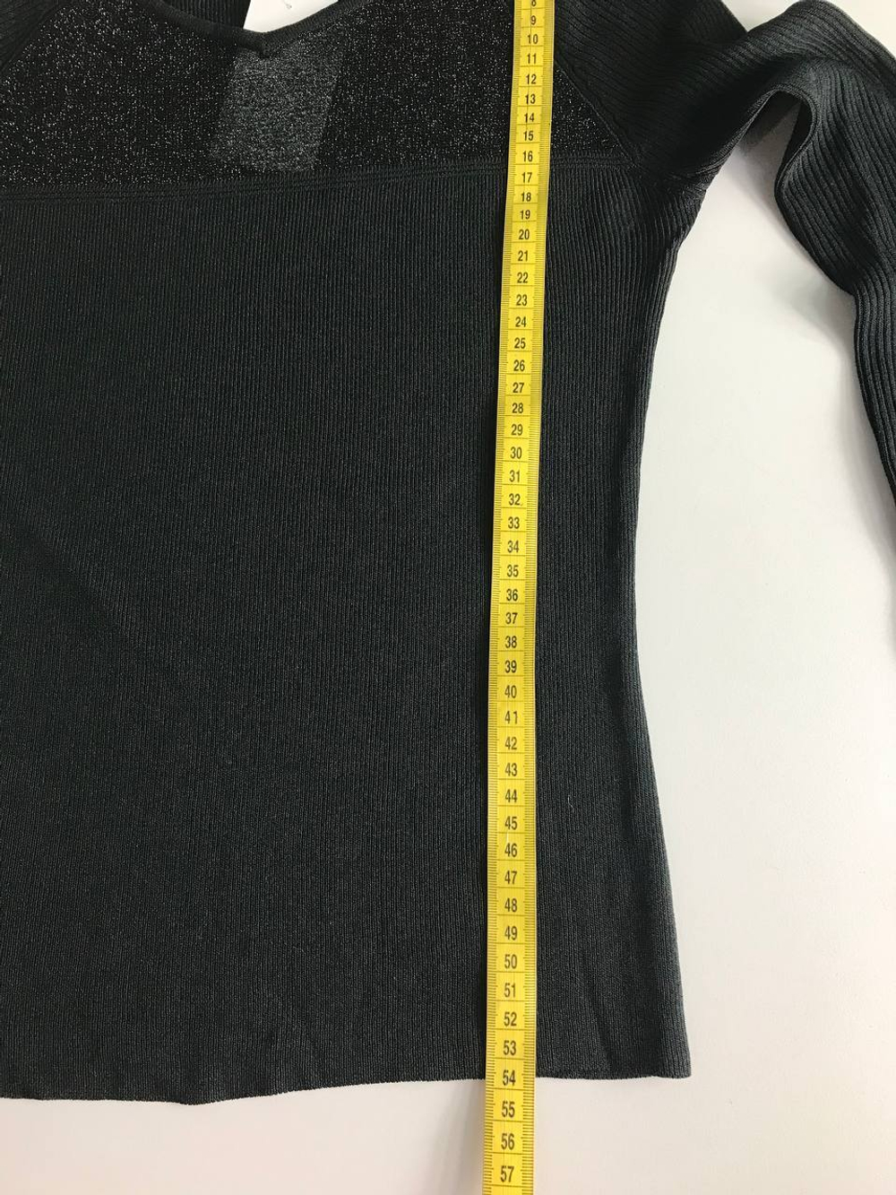 Джемпер с блестящей ниточкой, визуально на 42 размер