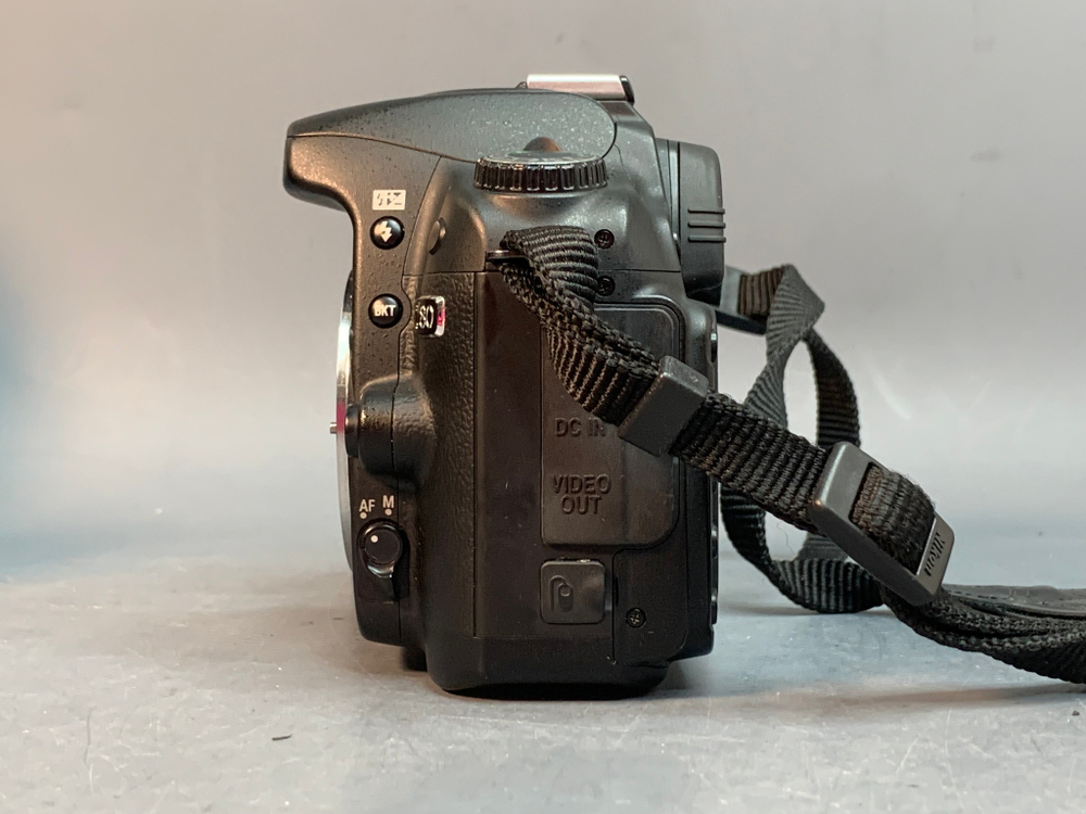 Nikon D80 7.950 кадров