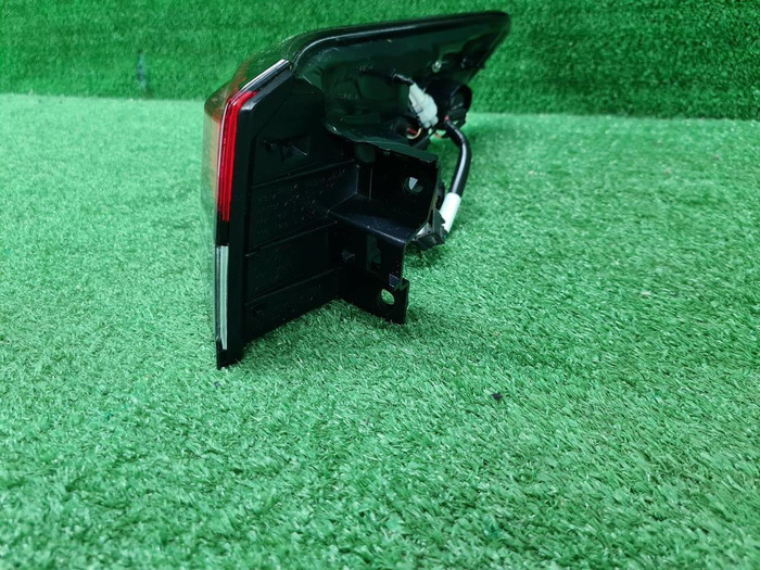 Фонарь левый внешний Nissan Pathfinder 5 R53 21-нв